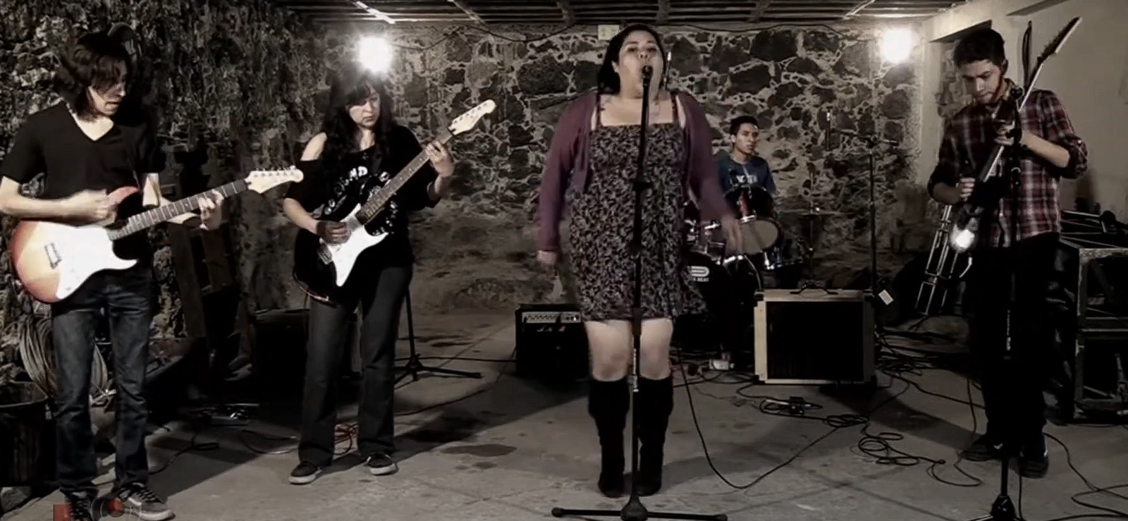 CEREZA VOX - HORIZONTE DE SUCESOS EL GARAGE PRESENTA