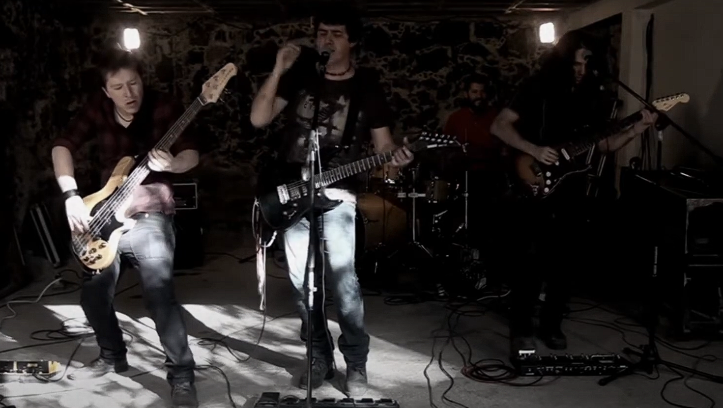 LOS VISITANTES EL GARAGE PRESENTA